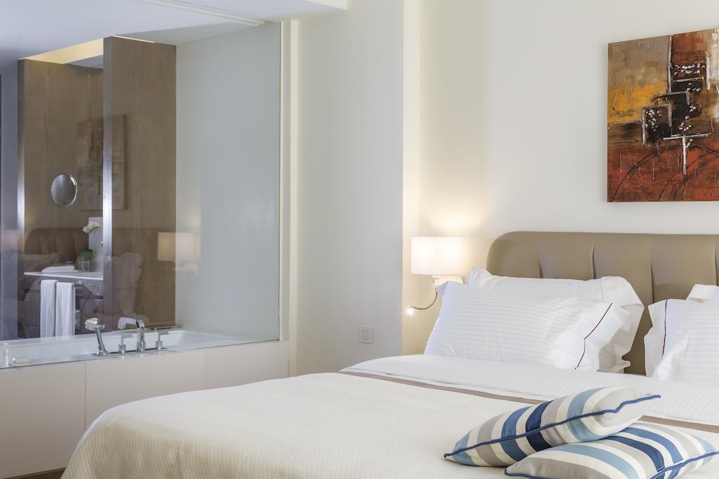 O Monot Hotel