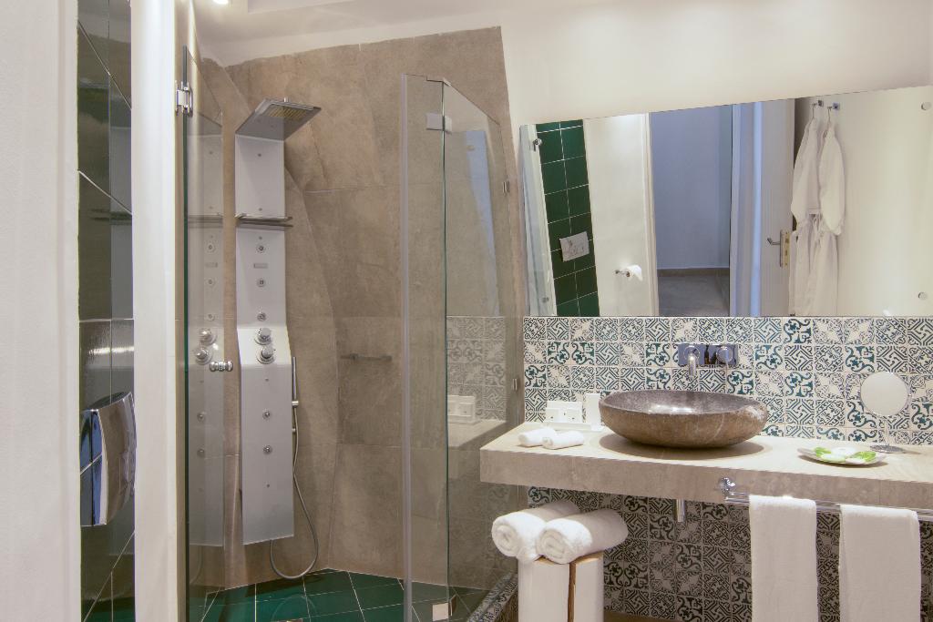Santorini Secret Suites & Spa