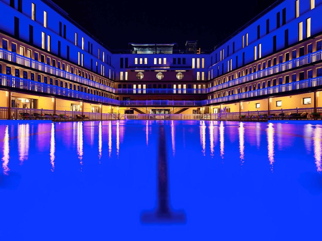 Imagem da galeria de Hôtel Molitor Paris - Mgallery