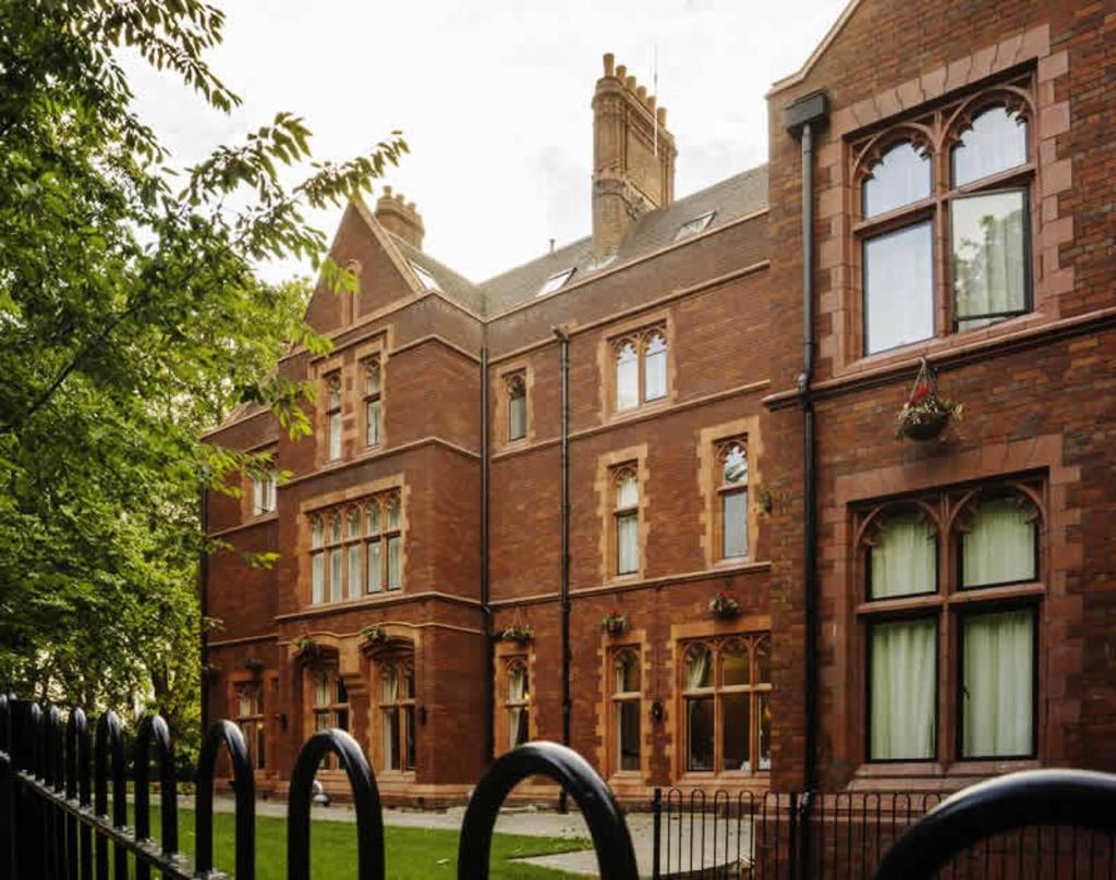 St Paul's Hotel