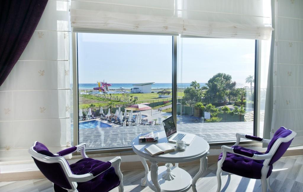 Raymar Resort & Aqua Hotel