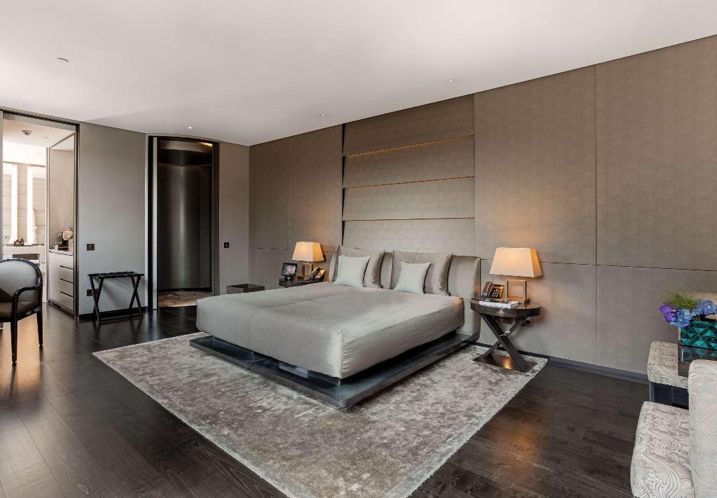 Armani Hotel Milano, Quadrilatero della Moda & San Babila