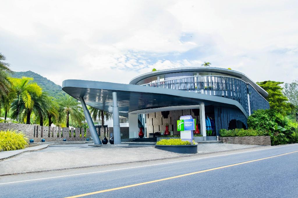 Holiday Inn Resort Phuket Karon Beach by IHG