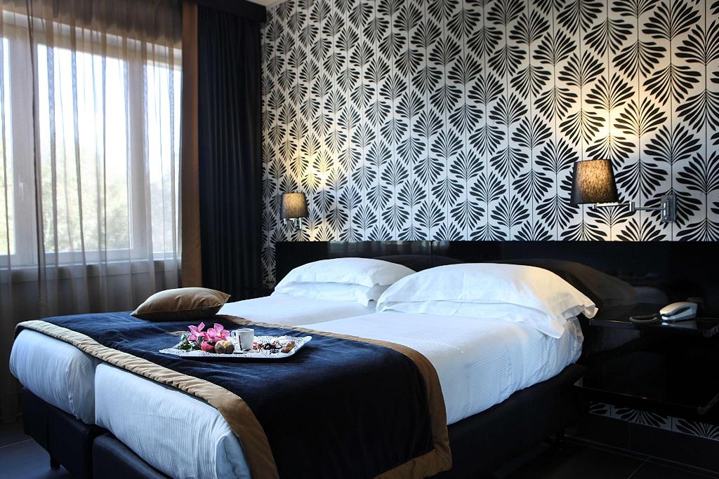Best Western Plus Scottsdale Thunderbird Suites