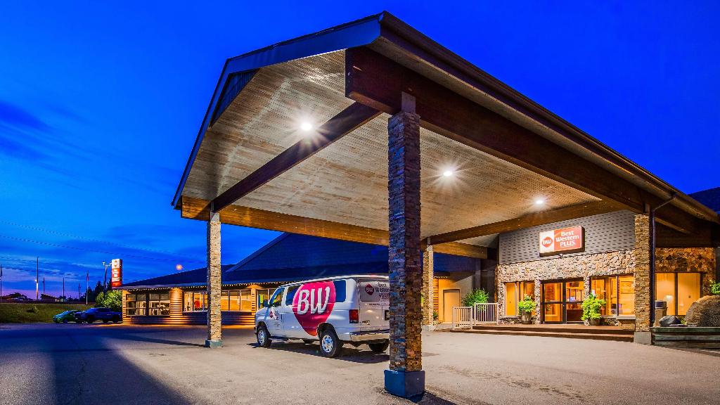 Best Western Plus NorWester Hotel & Conference Cen