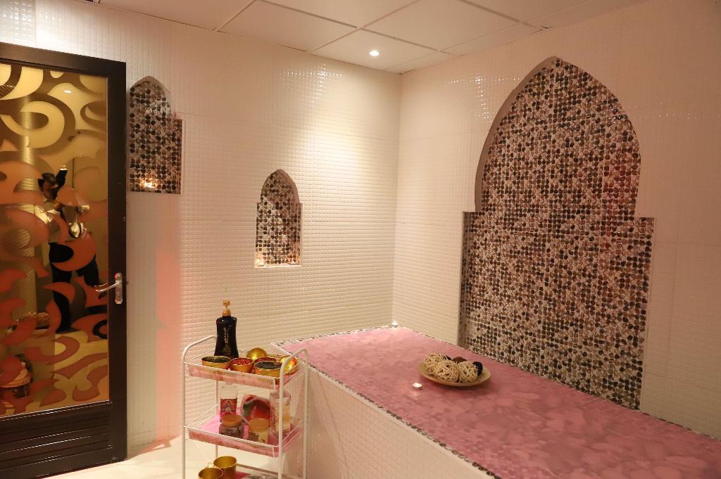 Hotel Golden Tulip Media Hotel, Vereinigte Arabische Emirate, Dubai. Großes 2