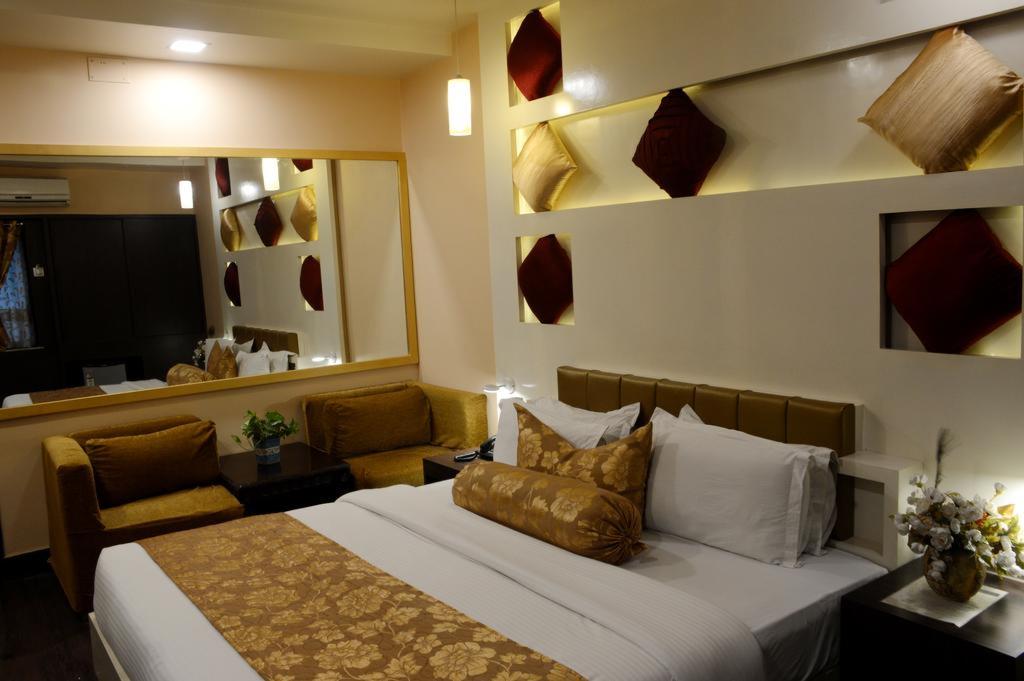 Gautam Hotel