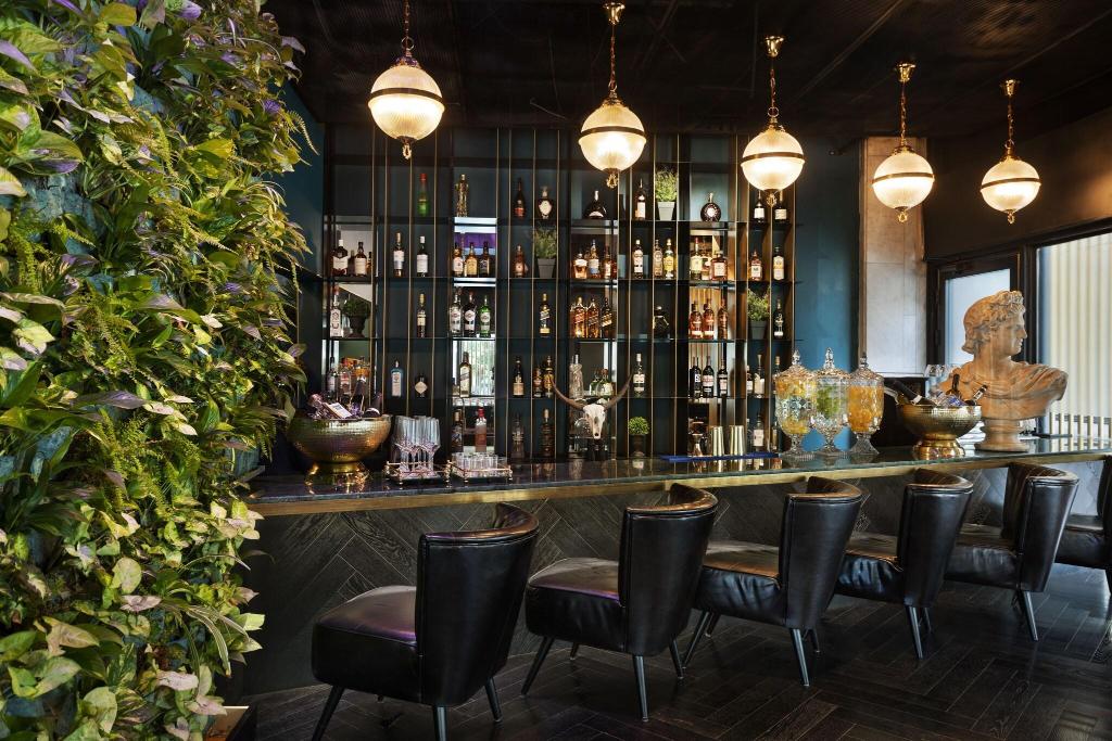 Lighthouse By Brown Hotels - Bar