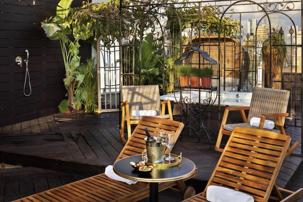 Lighthouse By Brown Hotels - Terrace