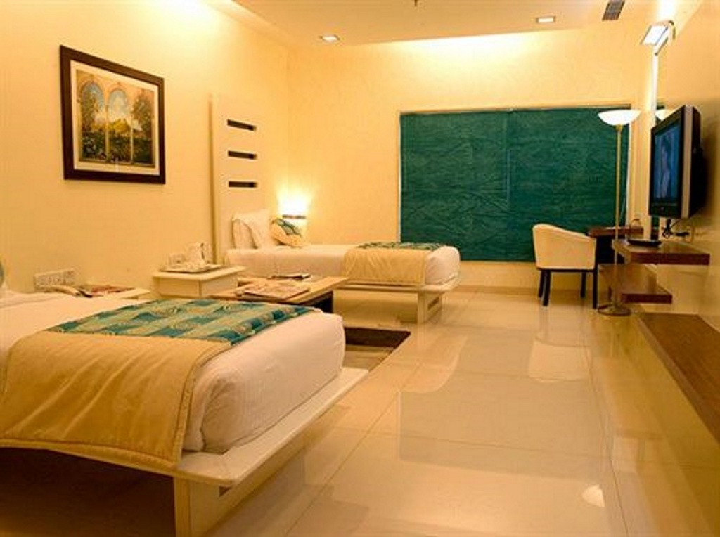 United 21 Thane