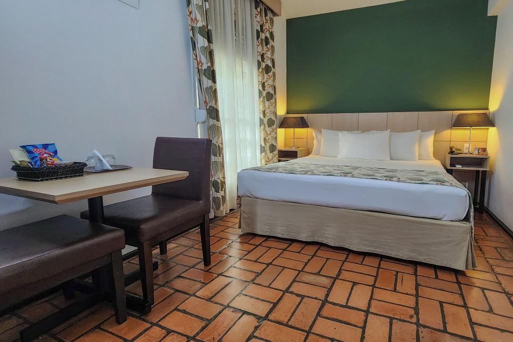 hotel-thumb