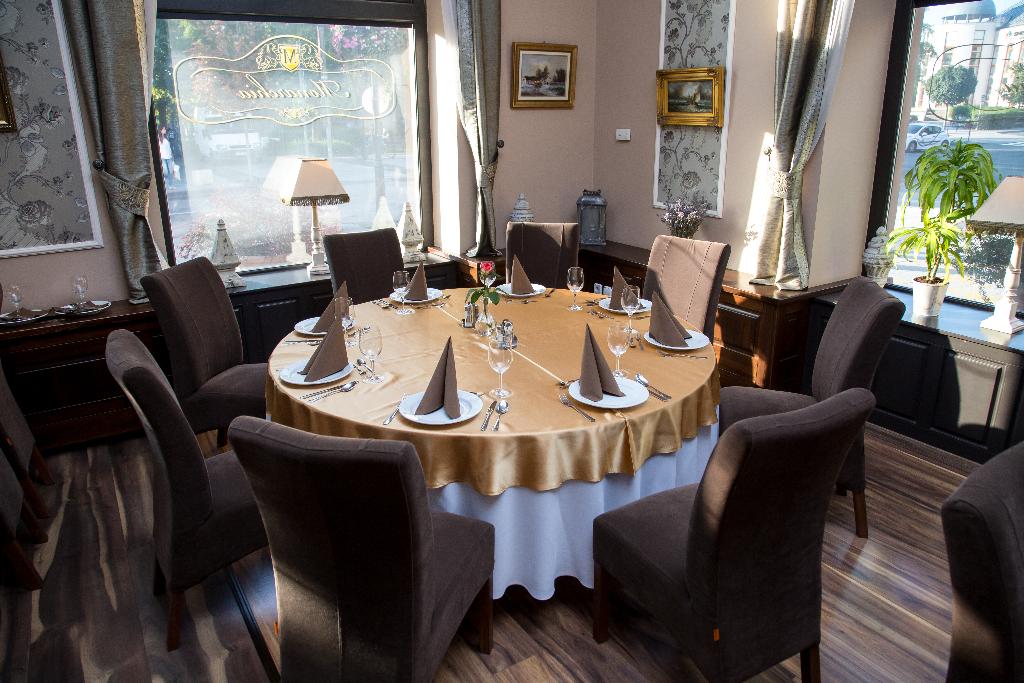 Hotel Queen Elizabeth Hotel, Ungarn, Gödöllö. Großes 2