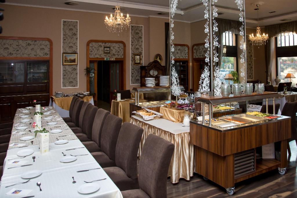 Hotel Queen Elizabeth Hotel, Ungarn, Gödöllö. Großes 1