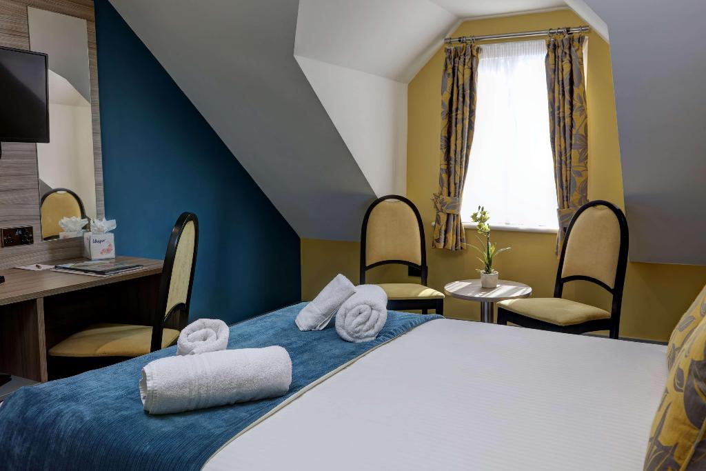 Stonecross Manor Hotel