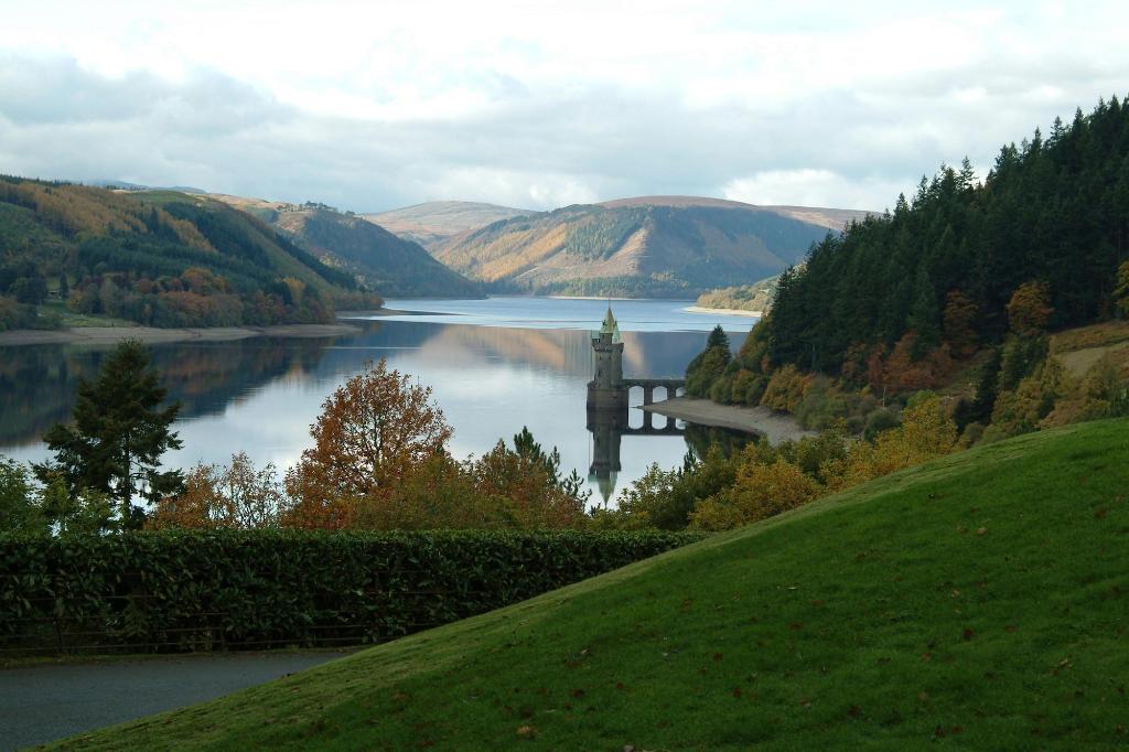 Lake Vyrnwy Hotel   Spa