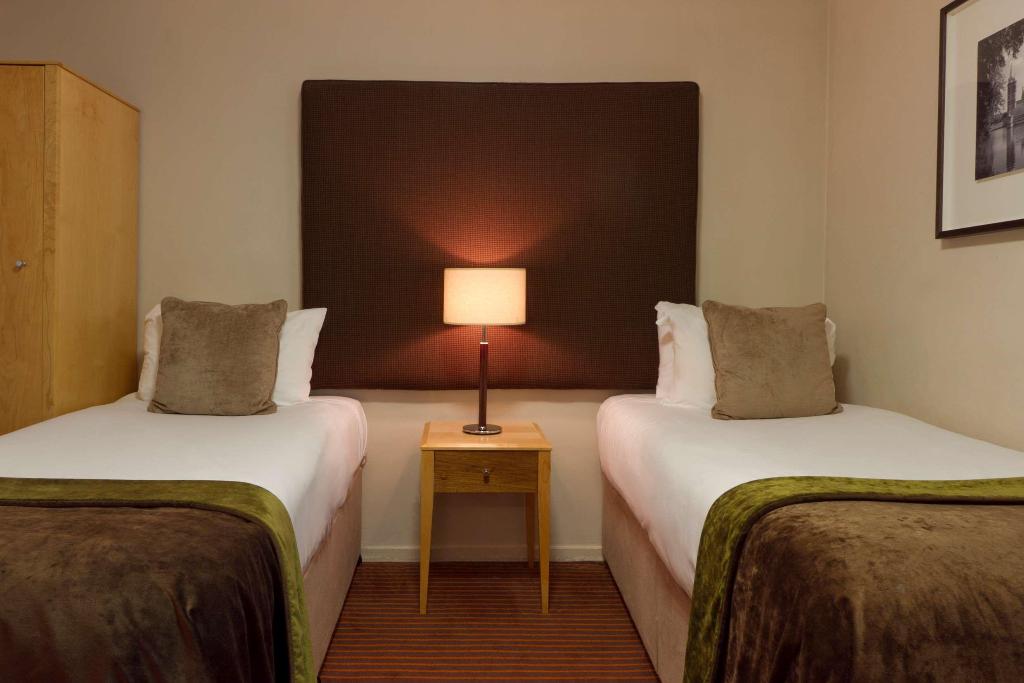 Denham Grove Hotel