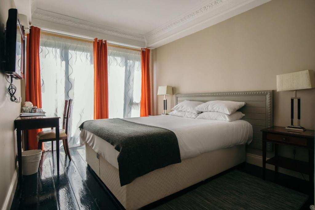 Royal Hotel