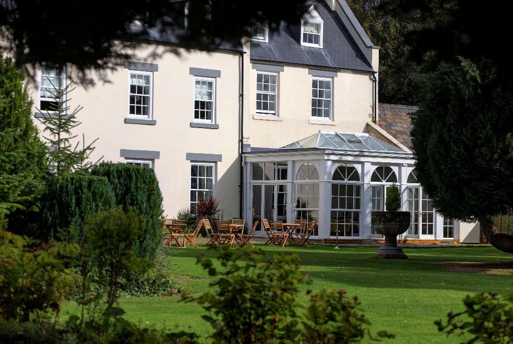 Hallgarth Manor House, Signature Collection