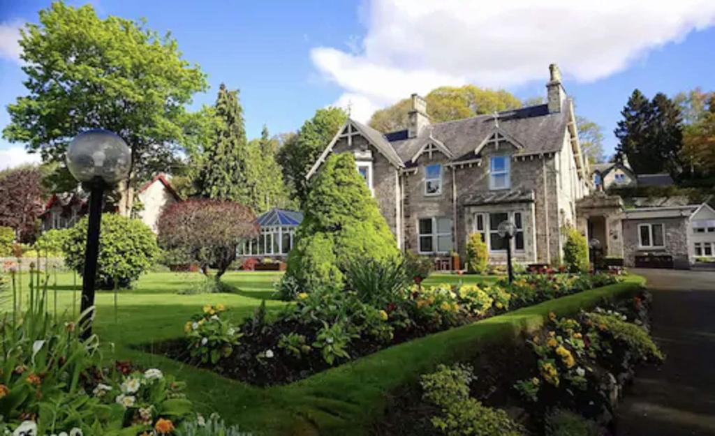 The Claymore Guest House and Apartments