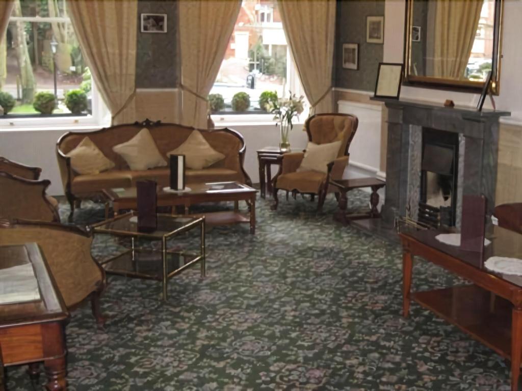 Ebury Hotel