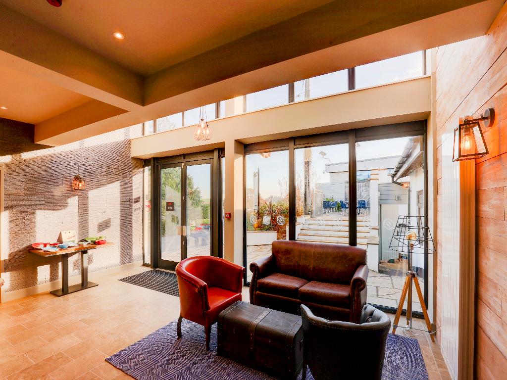 The Gissons Hotel - Lobby