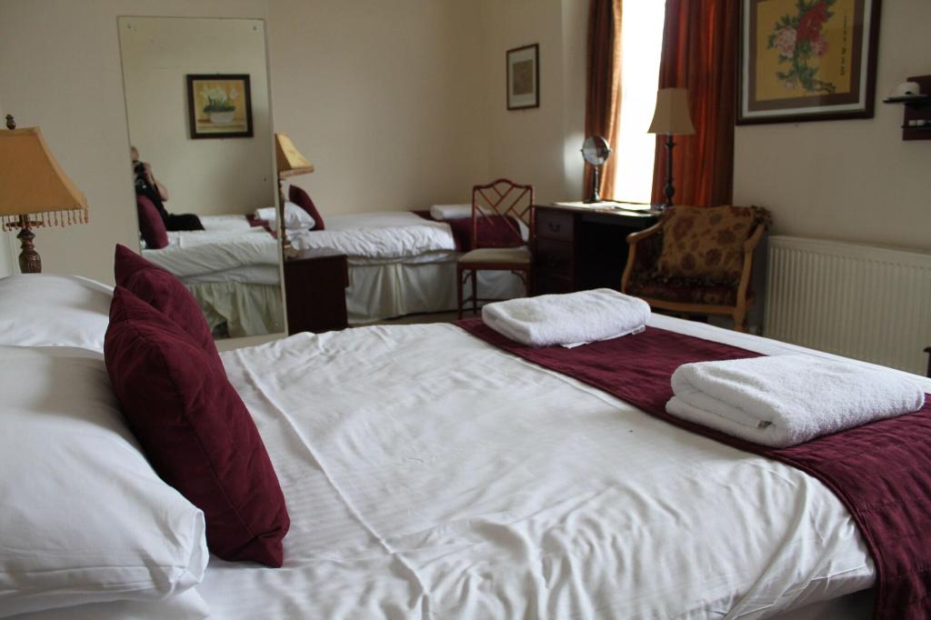 Alyth Hotel