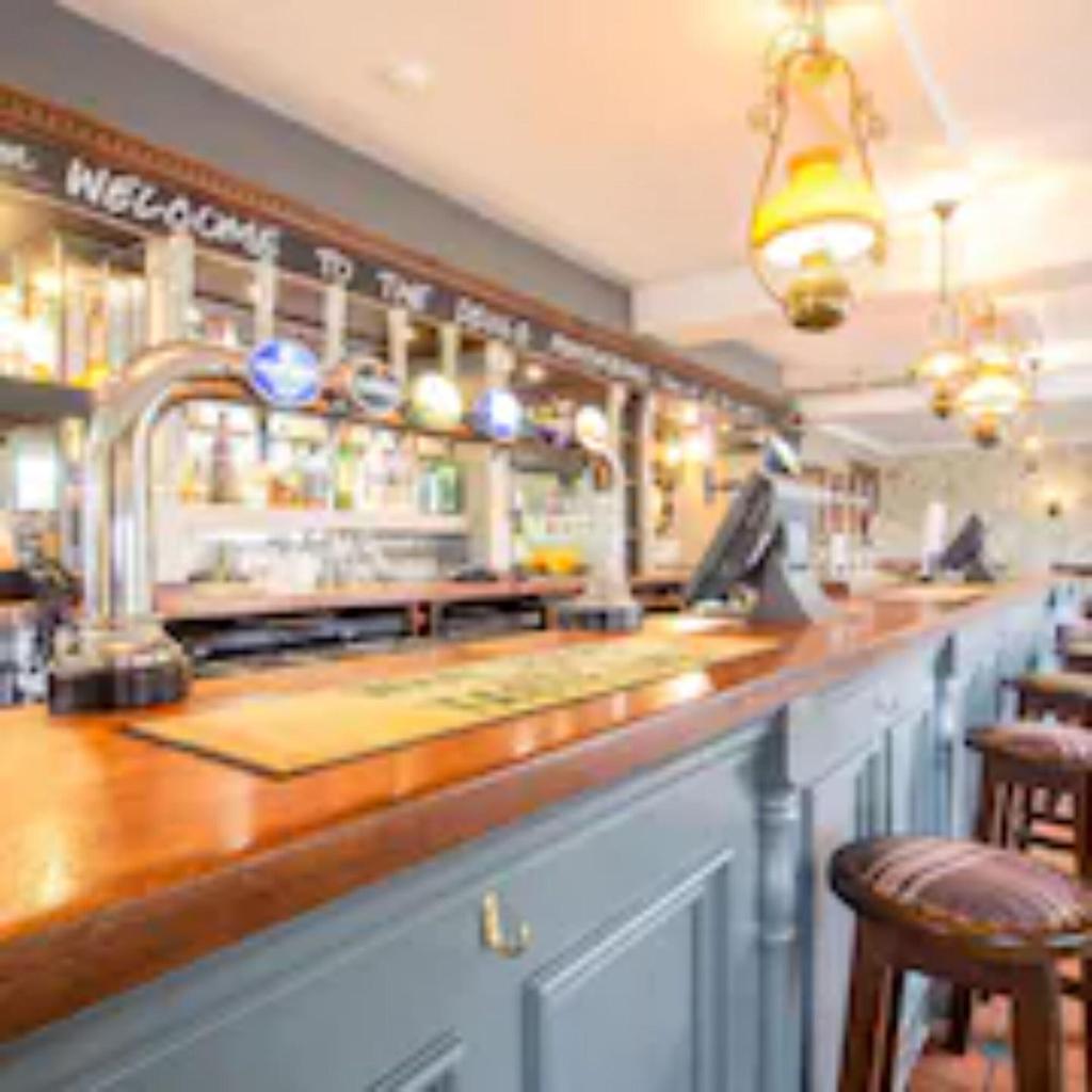 The Devil s Punchbowl Hotel - Bar