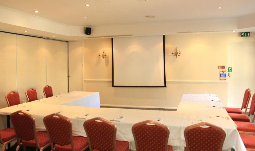 The Devil s Punchbowl Hotel - Conferences