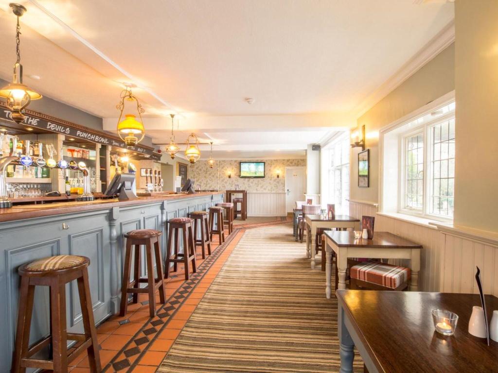 The Devil s Punchbowl Hotel - Restaurant