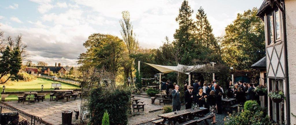 Bentley Brook Inn - Sports and Entertainment