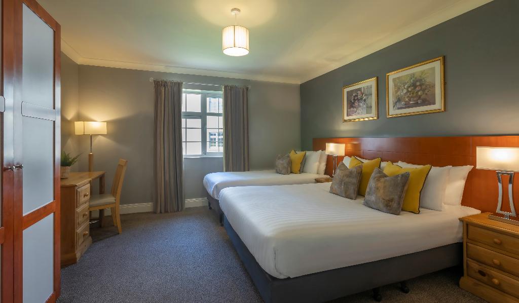 The Gleneagle Apartments