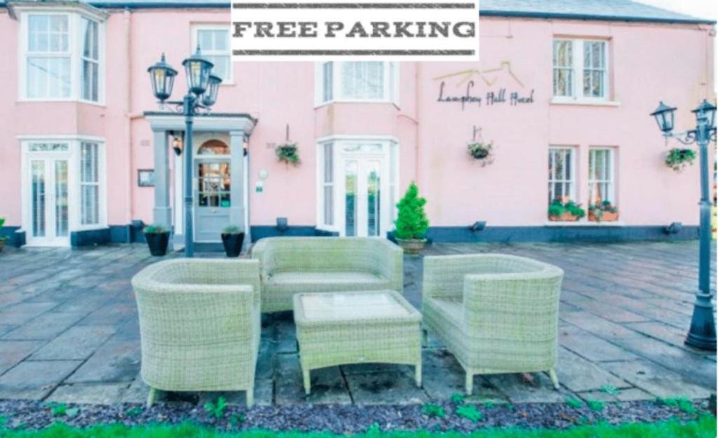 Oyo Lamphey Hall Hotel