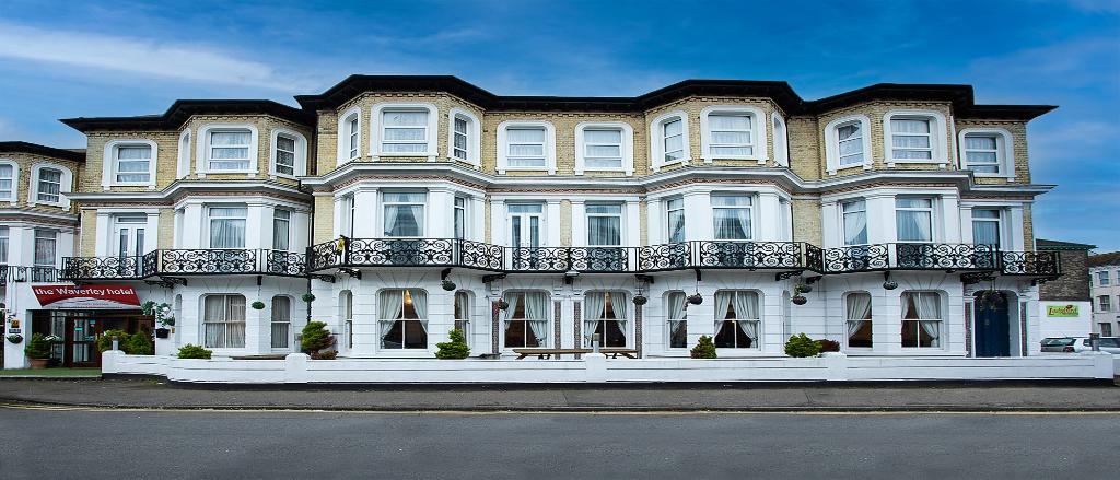 OYO The Waverley Hotel