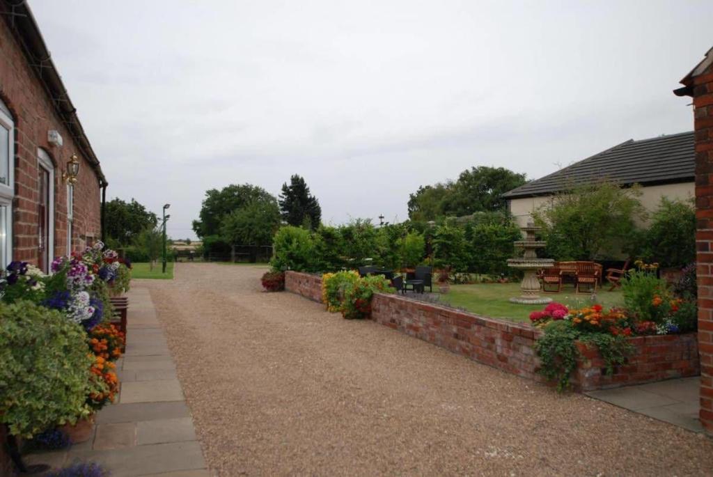 Home Farm   Lodge