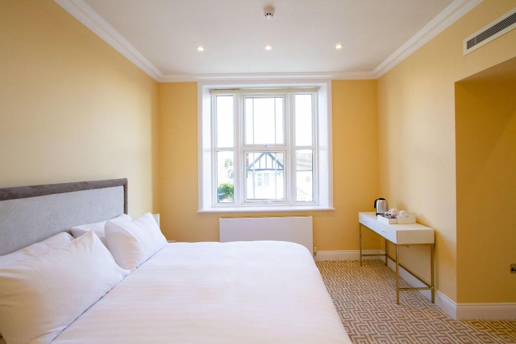 Hadley Hotel