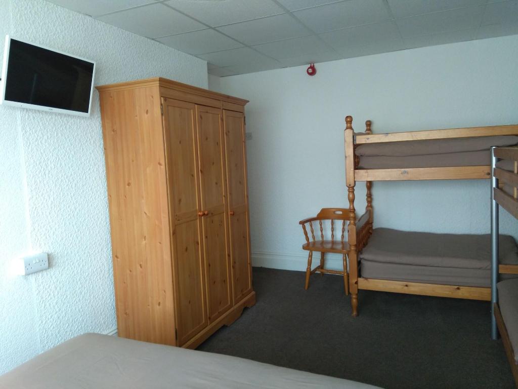 Aunties Coliseum Hotel