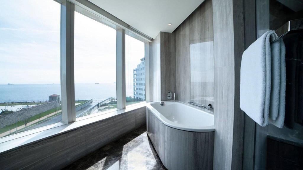 Hyatt Regency Istanbul, Atakoy