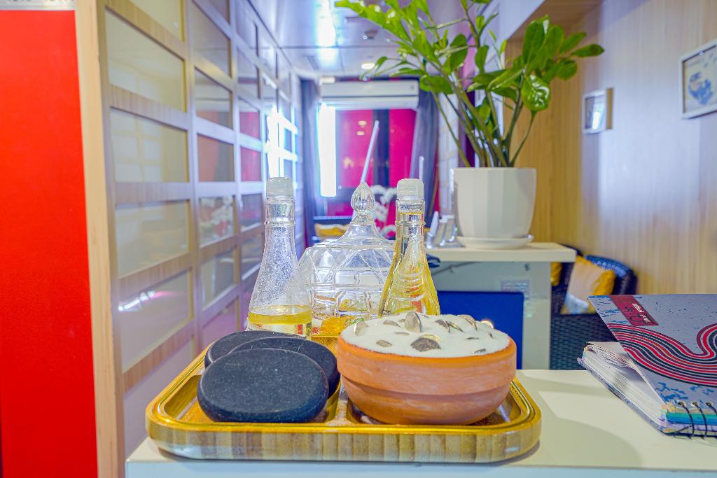 Palette Royal Reflections Hotel and Spa Dubai - Sports and Entertainment