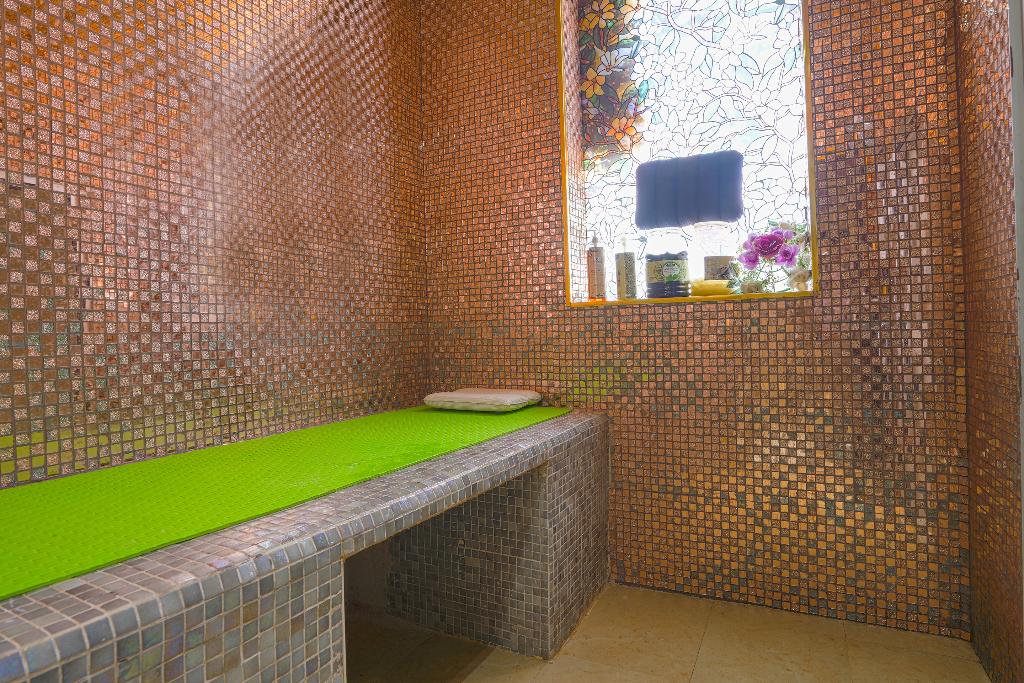 Palette Royal Reflections Hotel and Spa Dubai - Sports and Entertainment