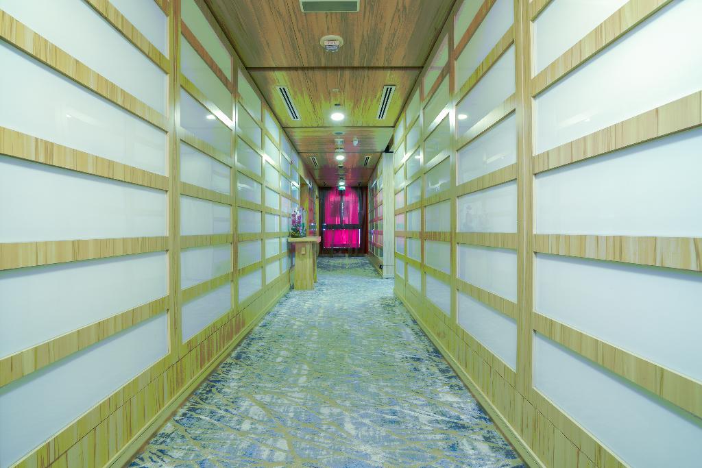 Palette Royal Reflections Hotel and Spa Dubai - Lobby