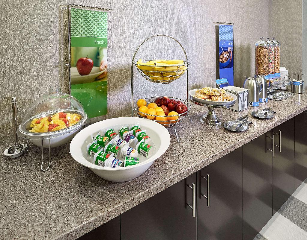 Hotel Hampton Inn by Hilton Calgary Airport North, Kanada, Calgary. Großes 2