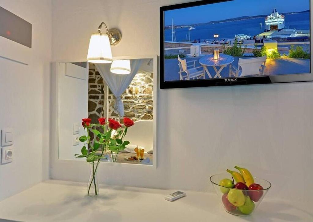 Adamas Hotel