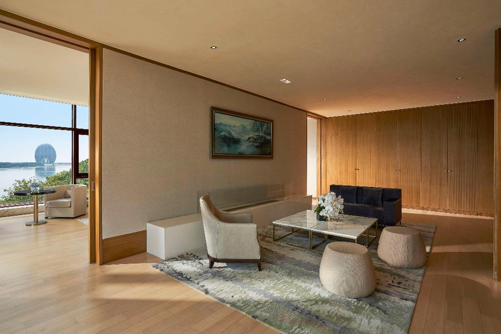 Yanqi Hotel