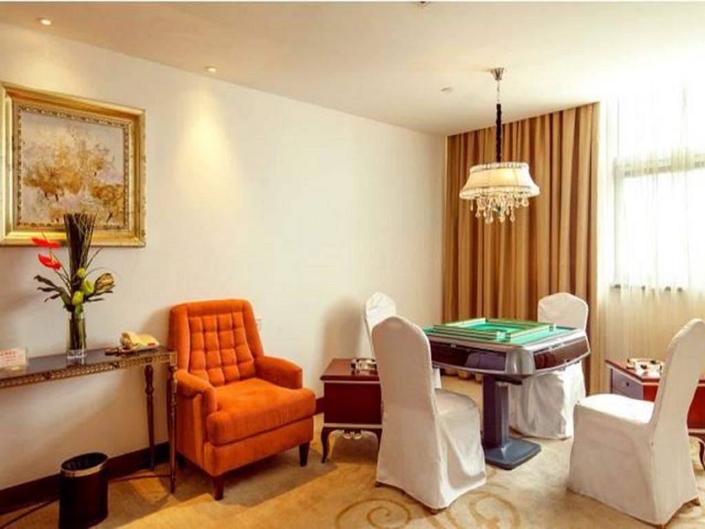 Golden Shining New Century Grand Hotel Beihai