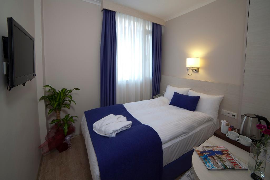 Walk In Hotel&Residence