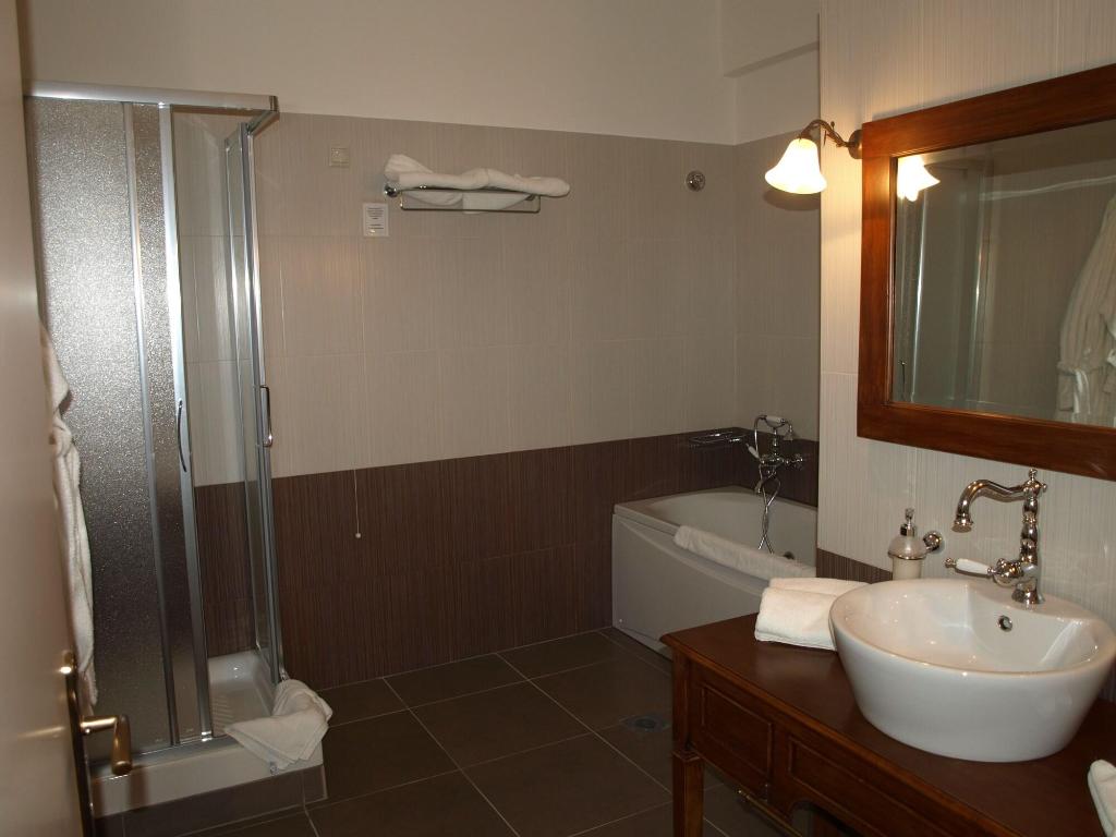 Porto Mani Suites