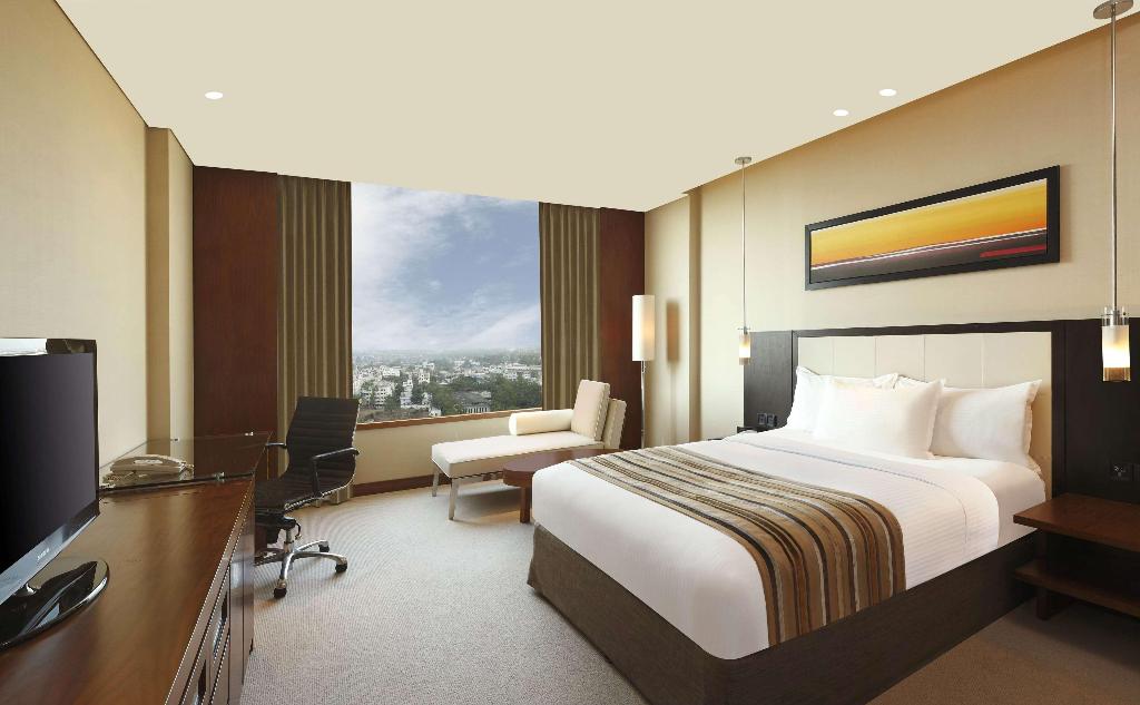 DoubleTree by Hilton Pune Chinchwad