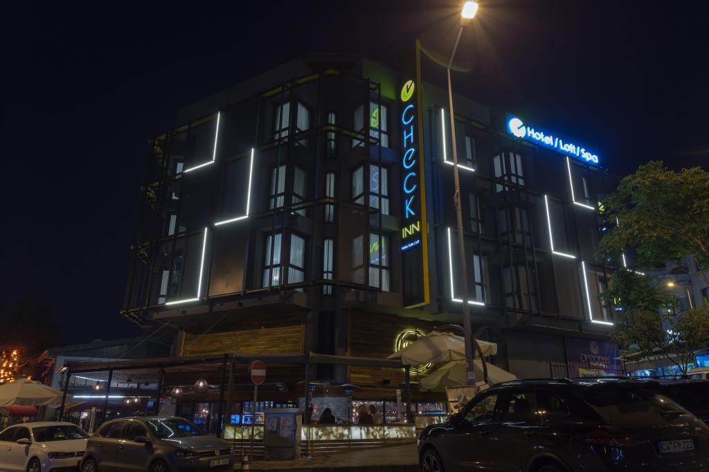 Check Inn Hotel