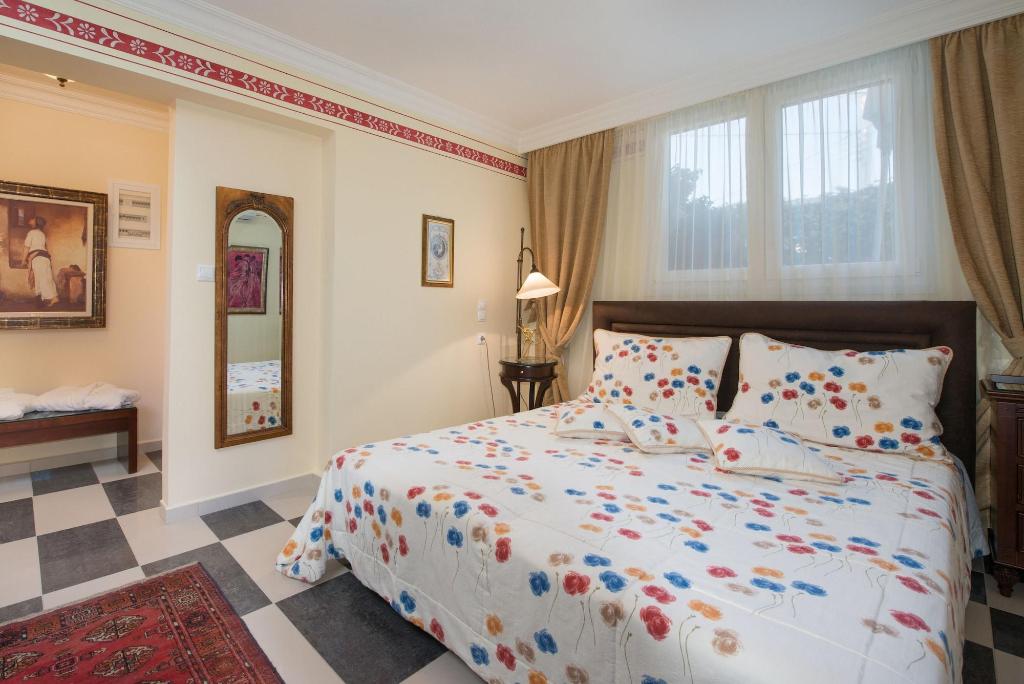 Enavlion Hotel