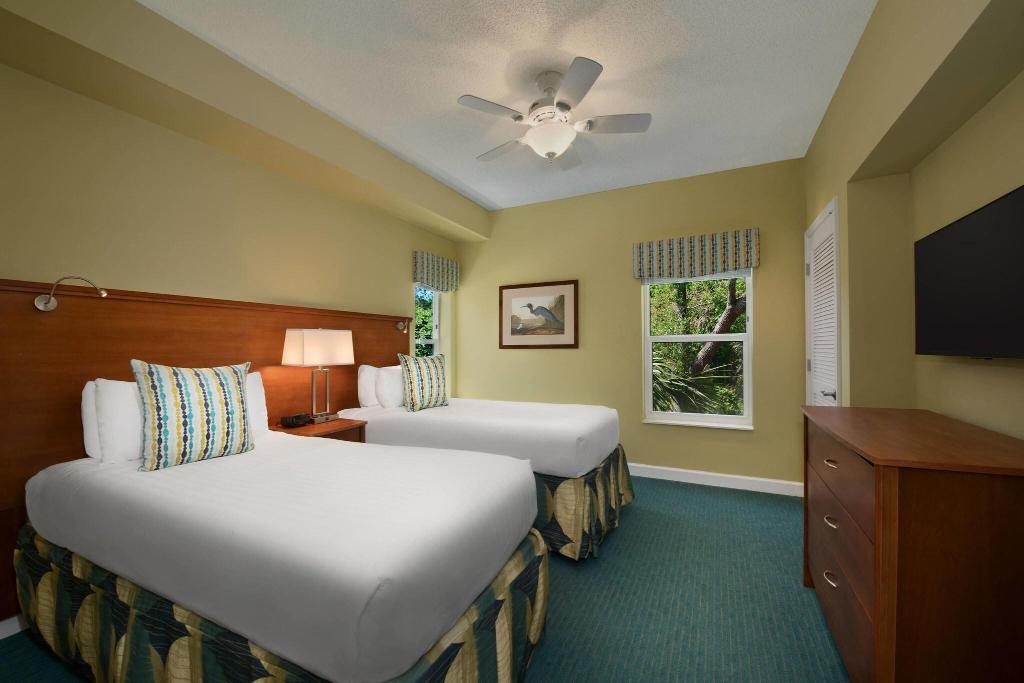 Marriott's Harbour Point Sunset Pointe Shelter Cov